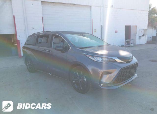 Toyota Sienna 2021, VIN 5TDXSKFC8MS038665, 4/8