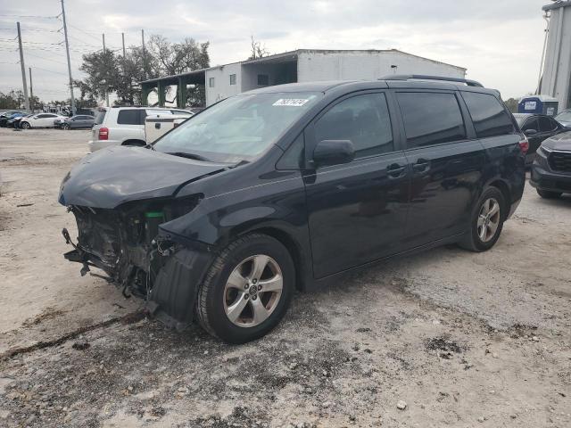 Toyota Sienna 2017, VIN 5TDXZ3DC3HS779056, 1/7