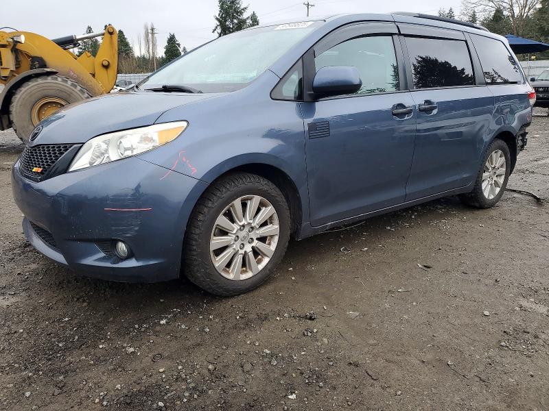 Toyota Sienna 2015, VIN 5TDYK3DC4FS641211, 2/5