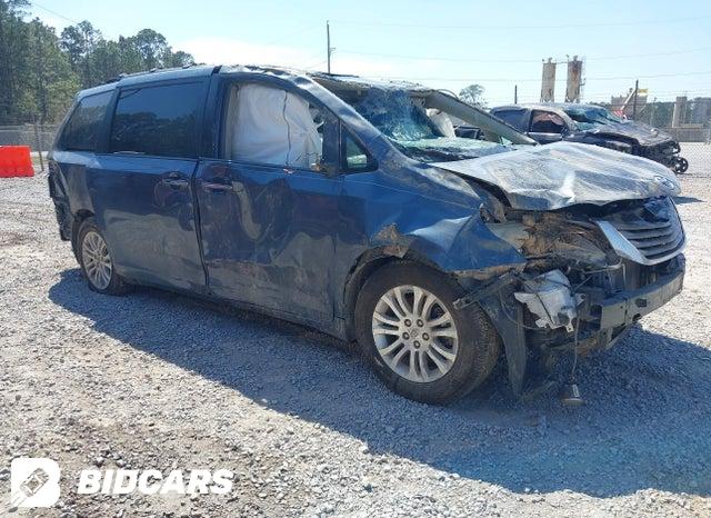 Toyota Sienna 2015, VIN 5TDYK3DC5FS663220, 3/5