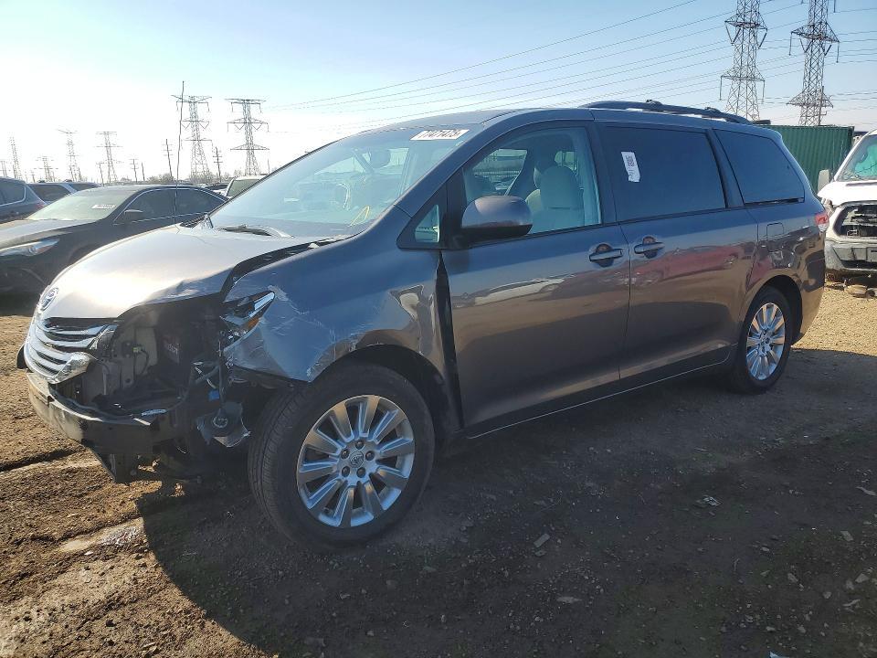Toyota Sienna 2015, VIN 5TDYK3DCXFS532445, 3/5