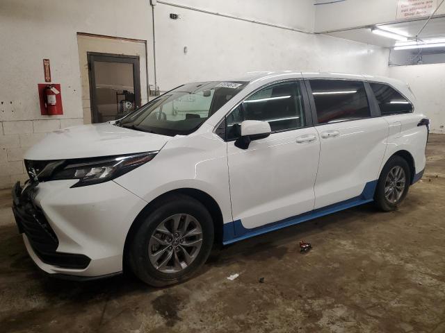 Toyota Sienna 2021, VIN 5TDYRKEC0MS058720, 3/8