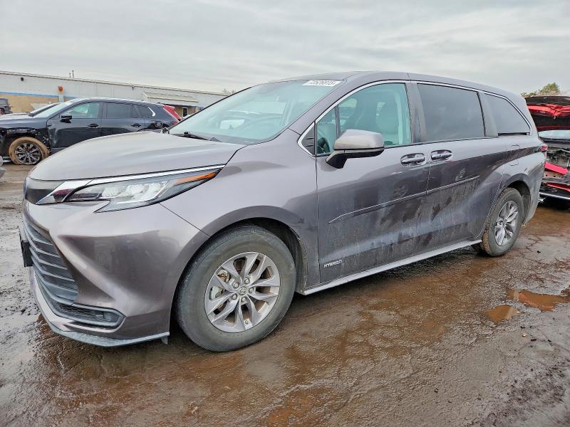 Toyota Sienna 2021, VIN 5TDYRKEC1MS005816, 4/5