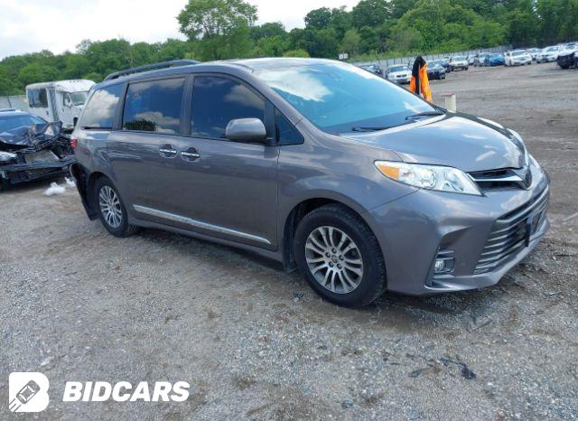 Toyota Sienna 2021, VIN 5TDYRKEC1MS021255, 11/11