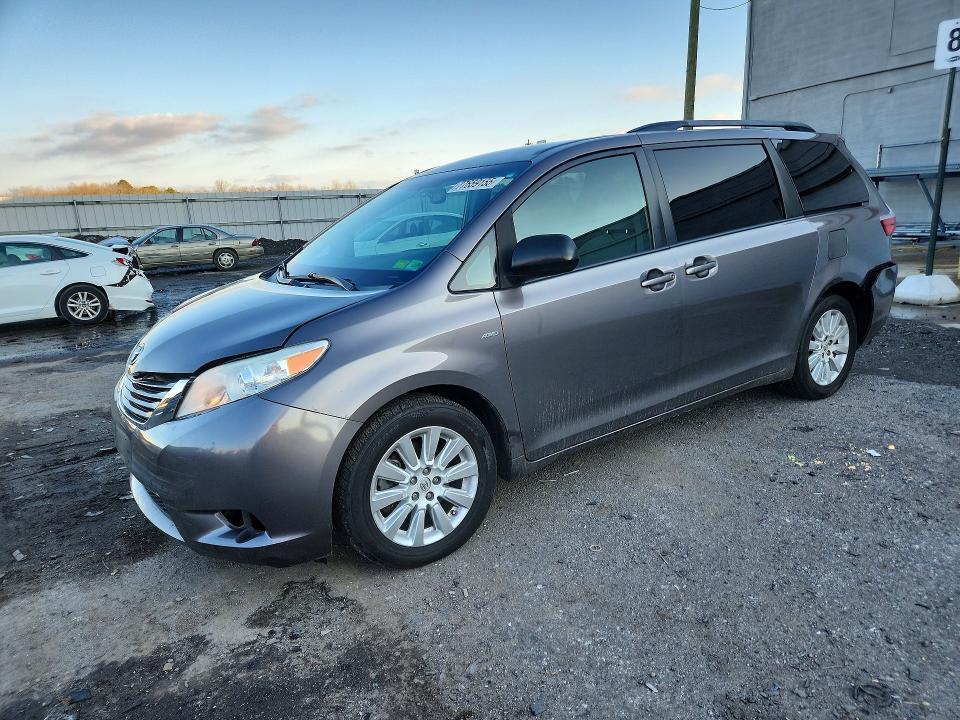 Toyota Sienna 2015, VIN 5TDZK3DC2FS688581, 1/5