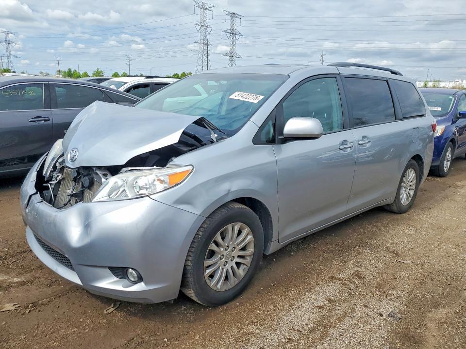 Toyota Sienna 2015, VIN 5TDZK3DC2FS688581, 5/5