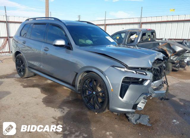 BMW X7 2024, VIN 5UX23EM08R9U61655, 2/5