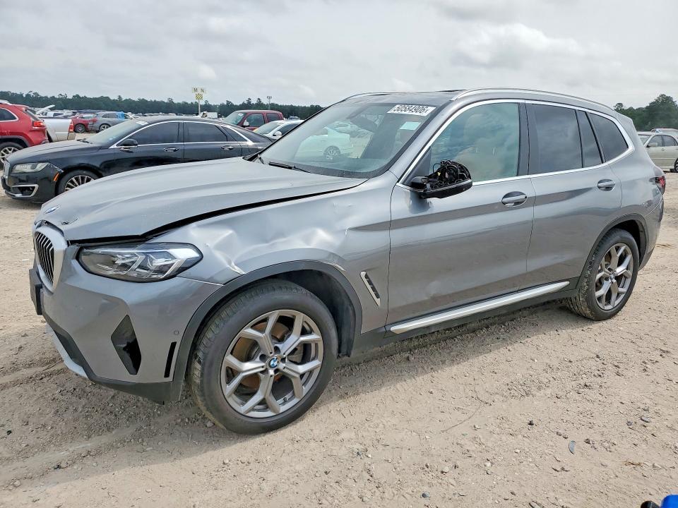 BMW X3 2024, VIN 5UX43DP03R9T82327, 2/5