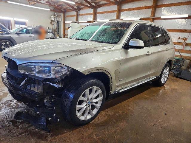 BMW X5 2014, VIN 5UXKR0C56E0K49186, 4/5