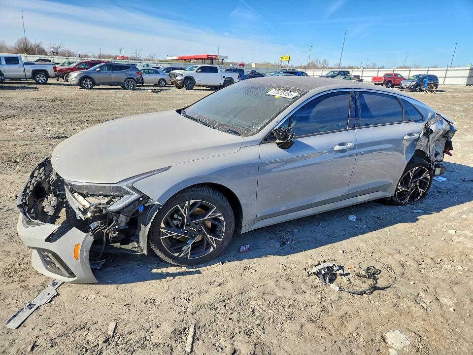 KIA K5 2024, VIN 5XXG64J25RG239513, 2/5