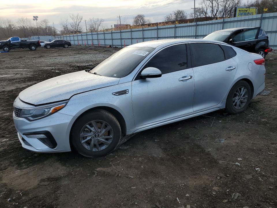 KIA Optima 2020, VIN 5XXGT4L33LG452126, 3/5
