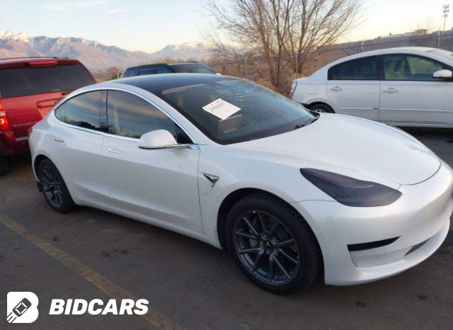 Tesla MODEL 3 2019, VIN 5YJ3E1EA2KF482500, 3/5