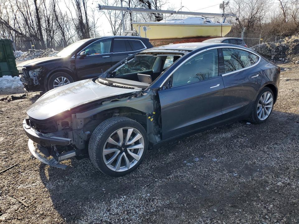 Tesla Model 3 2018, VIN 5YJ3E1EA3JF037682, 2/5