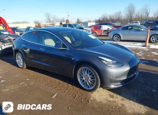 Tesla MODEL 3 2020, VIN 5YJ3E1EA3LF613273, 2/5