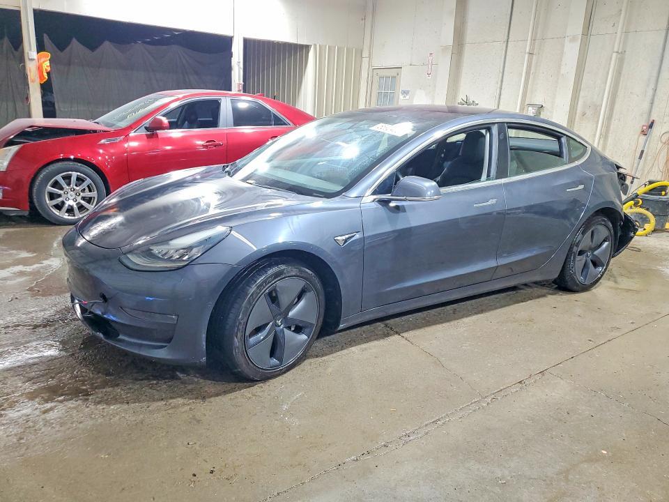 Tesla MODEL 3 2018, VIN 5YJ3E1EA8JF049021, 2/5