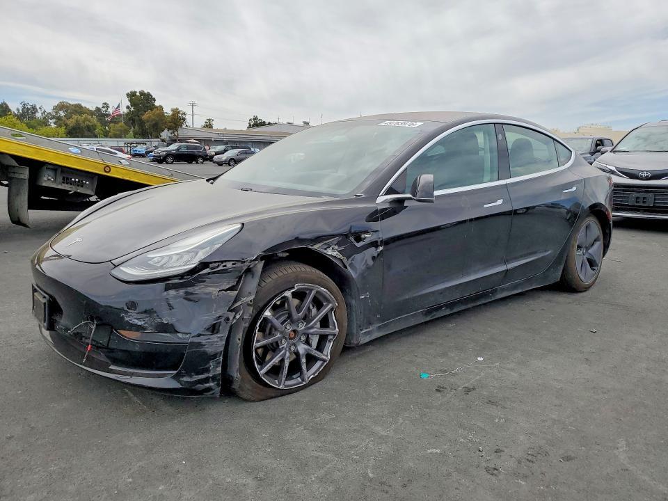 Tesla MODEL 3 2018, VIN 5YJ3E1EA8JF049021, 3/5