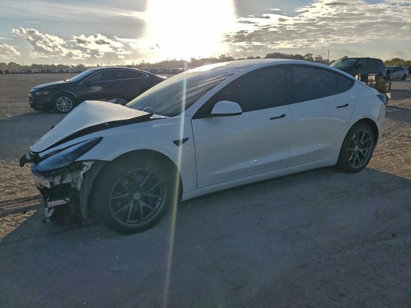 Tesla MODEL 3 2021, VIN 5YJ3E1EAXMF001847, 4/5