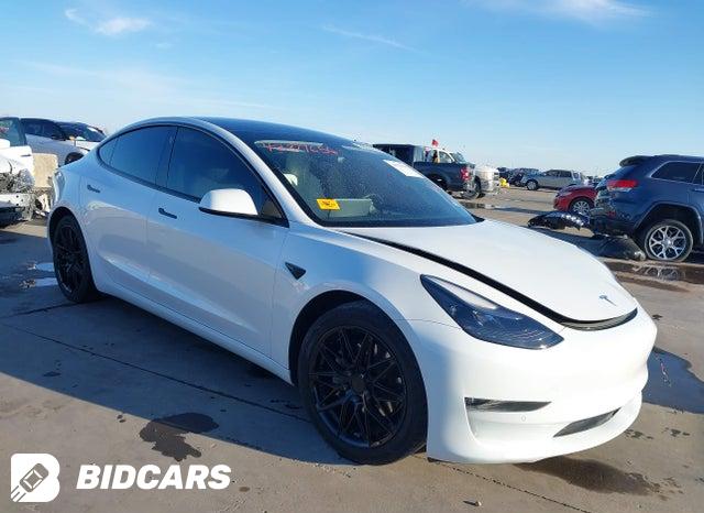 Tesla MODEL 3 2022, VIN 5YJ3E1EAXNF187830, 2/5