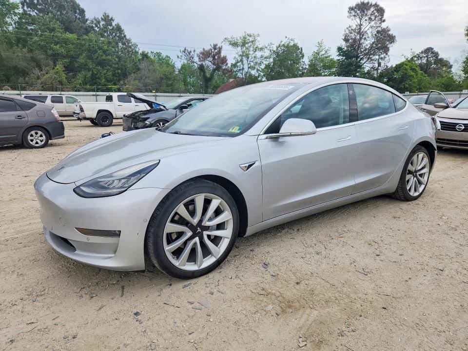 Tesla Model 3 2018, VIN 5YJ3E1EB2JF090334, 3/5
