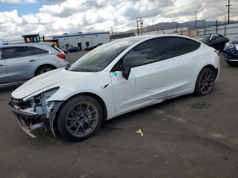 Tesla MODEL 3 2022, VIN 5YJ3E1EB2NF229724, 3/5