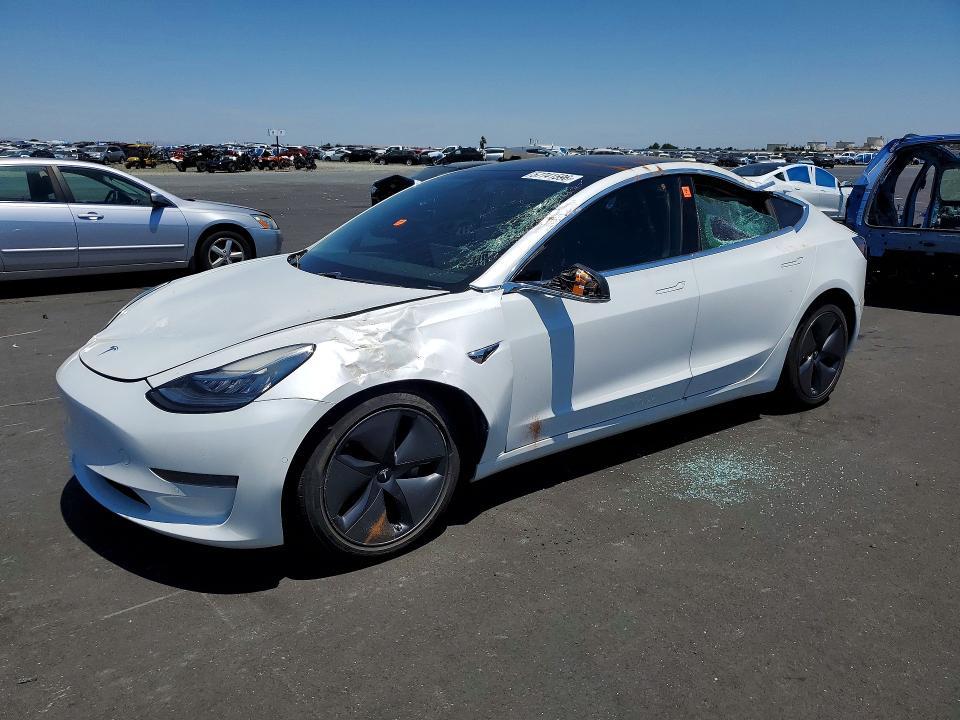 Tesla Model 3 2020, VIN 5YJ3E1EB6LF790599, 3/5
