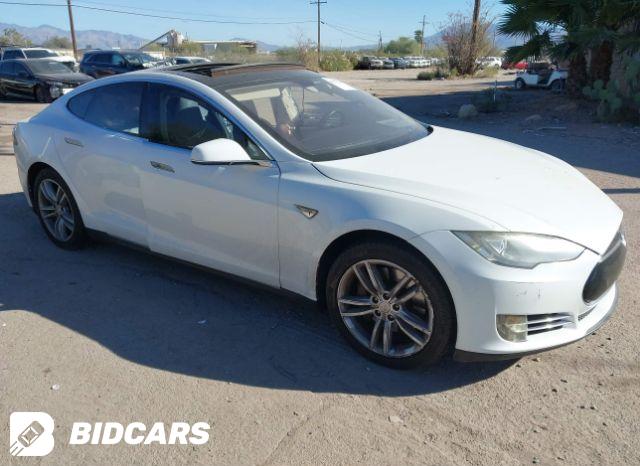Tesla MODEL S 2013, VIN 5YJSA1DN7DFP12983, 1/5