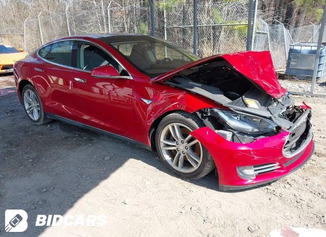 Tesla MODEL S 2013, VIN 5YJSA1DN7DFP12983, 2/5