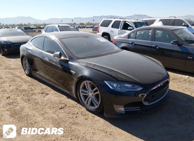 Tesla MODEL S 2013, VIN 5YJSA1DN7DFP12983, 4/5