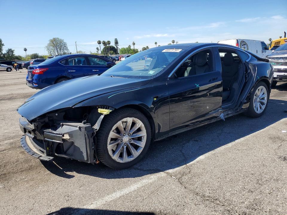 Tesla MODEL S 2019, VIN 5YJSA1E29KF305264, 4/5