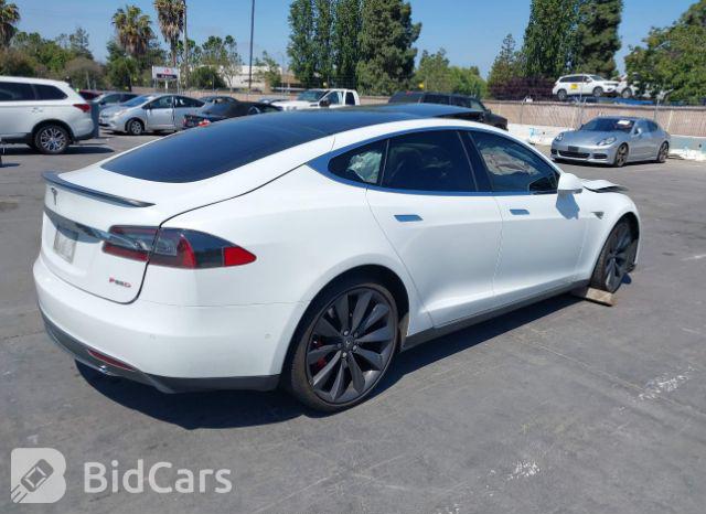 Tesla Model S 2015, VIN 5YJSA1H44FF086619, 4/5
