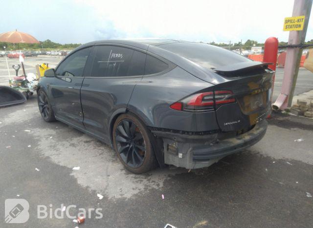 Tesla Model X 2016, VIN 5YJXCBE23GF002199, 3/5