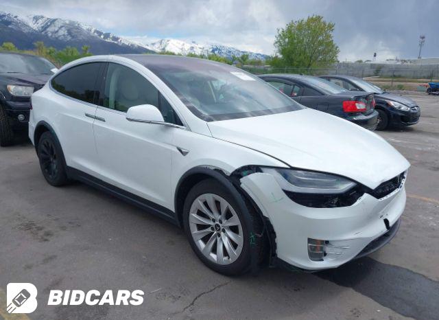 Tesla Model X 2018, VIN 5YJXCBE25JF138311, 8/10