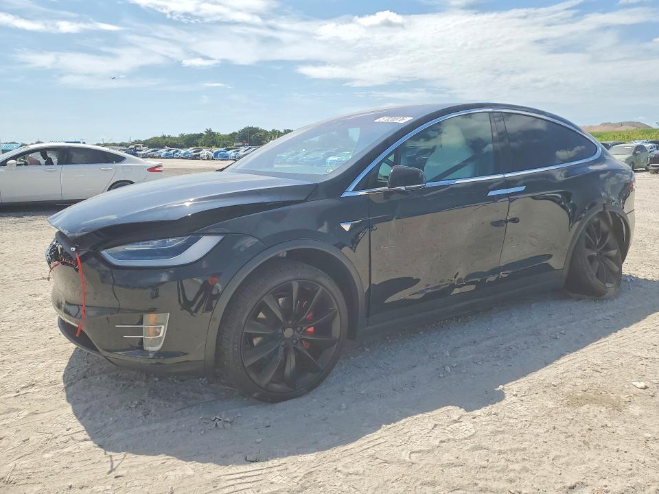 Tesla Model X 2019, VIN 5YJXCBE26KF162425, 4/5