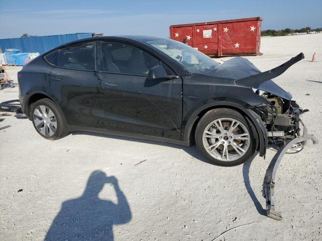 Tesla Model Y 2021, VIN 5YJYGDEDXMF114032, 4/10