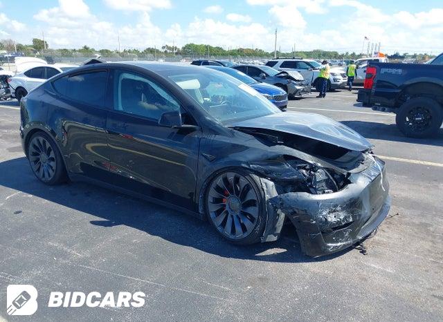 Tesla MODEL Y 2021, VIN 5YJYGDEE0MF192229, 3/5