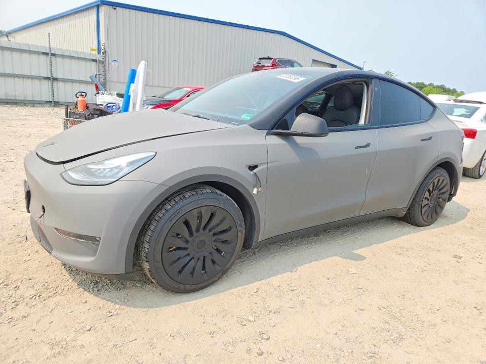Tesla Model Y 2020, VIN 5YJYGDEE3LF009419, 2/5