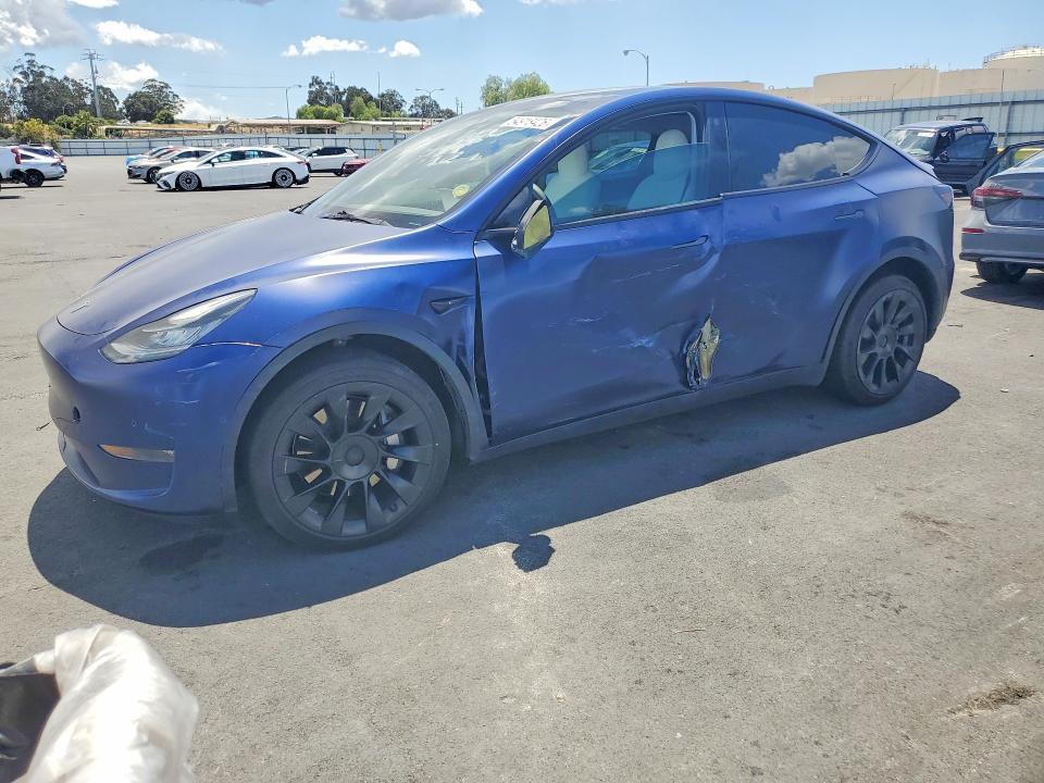 Tesla Model Y 2021, VIN 5YJYGDEE6MF139180, 4/5