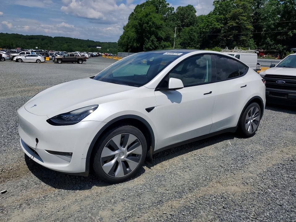 Tesla Model Y 2022, VIN 7SAYGAEE6NF522054, 2/5