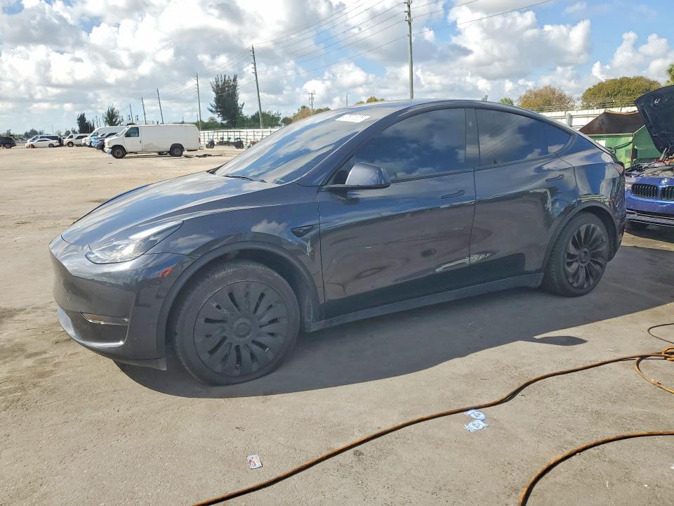 Tesla MODEL Y 2023, VIN 7SAYGAEE8PF750866, 3/5
