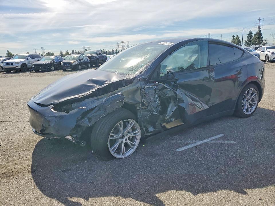 Tesla MODEL Y 2023, VIN 7SAYGDEE4PA184526, 3/5