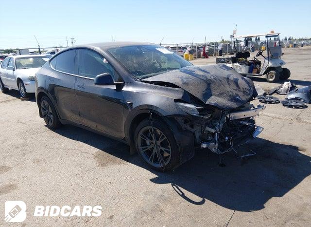 Tesla Model Y 2024, VIN 7SAYGDEE8RA234511, 2/5