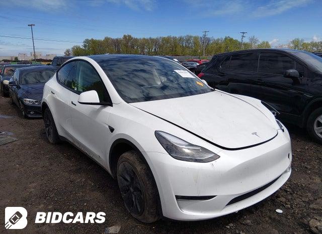 Tesla Model Y 2024, VIN 7SAYGDEE8RA234511, 3/5