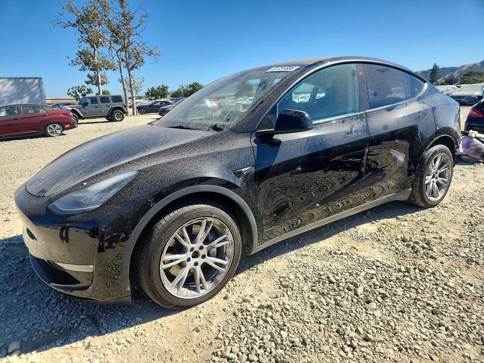 Tesla Model Y 2022, VIN 7SAYGDEF1NF406710, 3/5