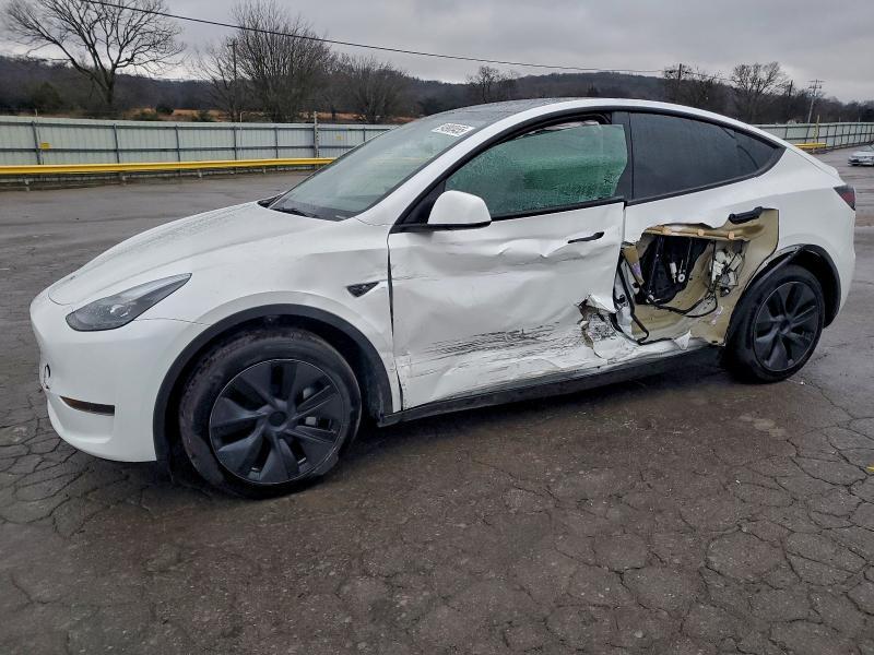 Tesla Model Y 2023, VIN 7SAYGDEF3PF745228, 3/5