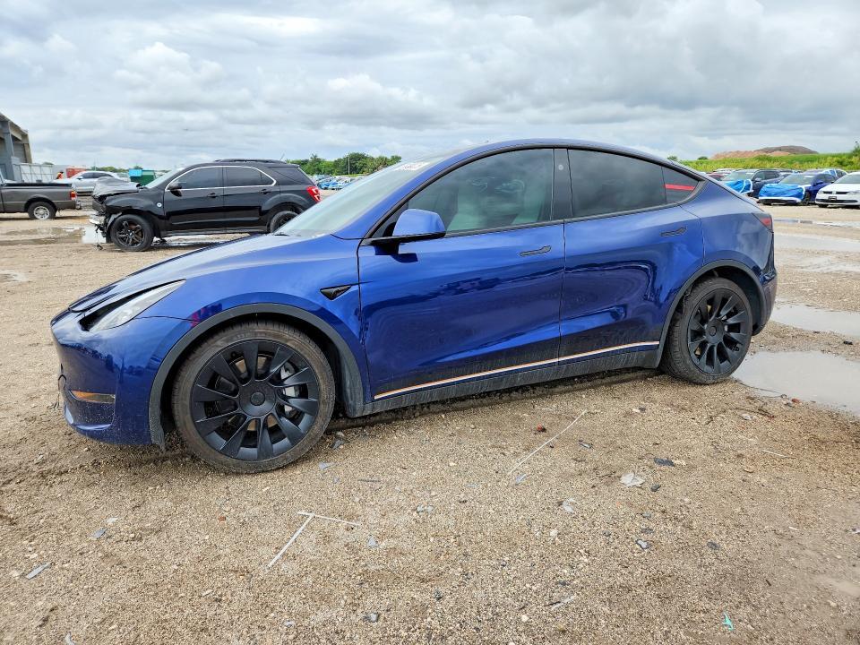 Tesla Model Y 2023, VIN 7SAYGDEFXPF789968, 1/5