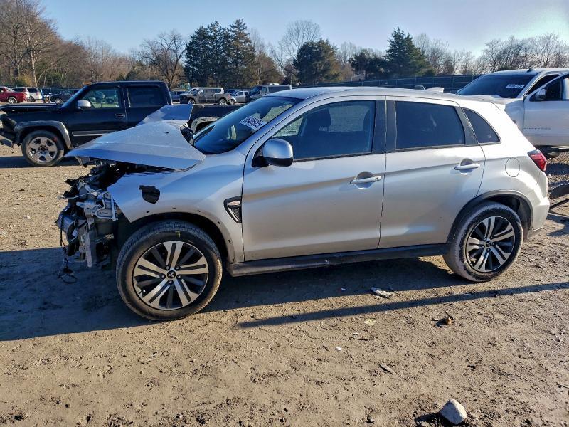 Mitsubishi Outlander 2023, VIN JA4ARUAU4PU013527, 2/5