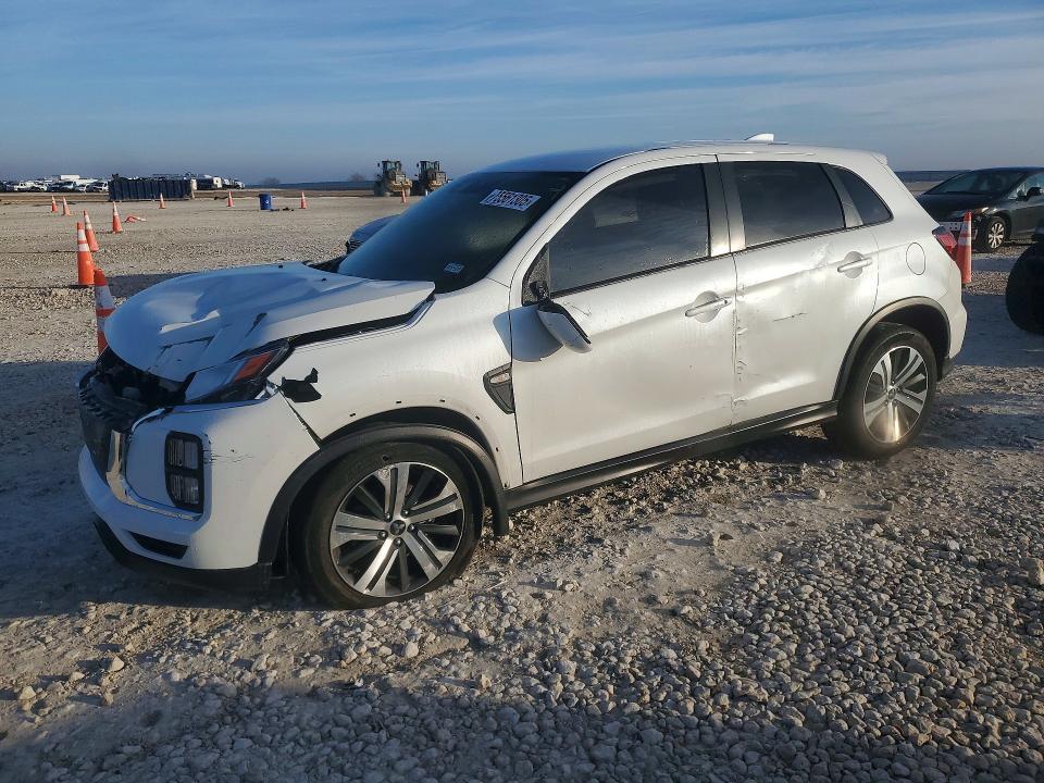Mitsubishi Outlander 2022, VIN JA4ARUAU7NU009372, 3/5