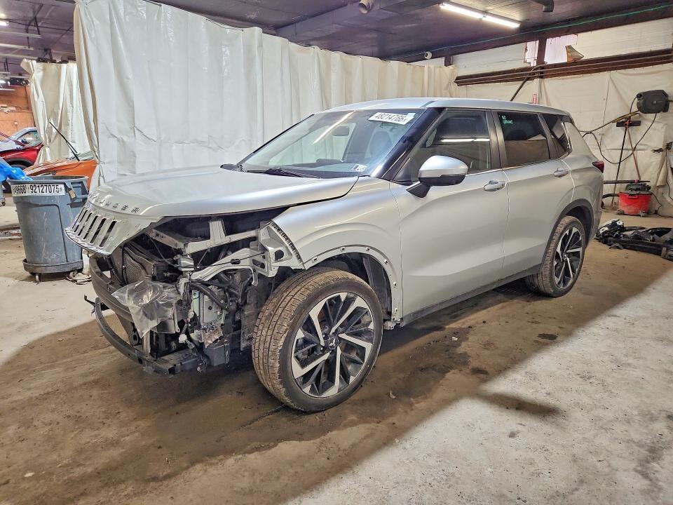 Mitsubishi Outlander 2022, VIN JA4J4UA86NZ045591, 2/5