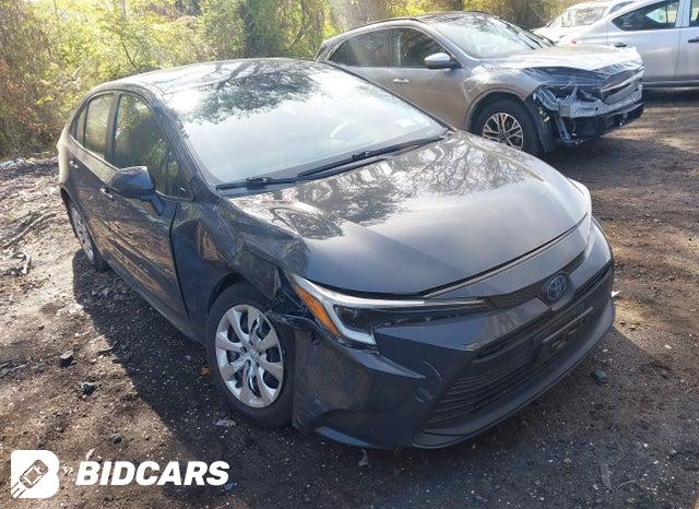 Toyota Corolla 2023, VIN JTDBCMFE0P3026696, 2/5