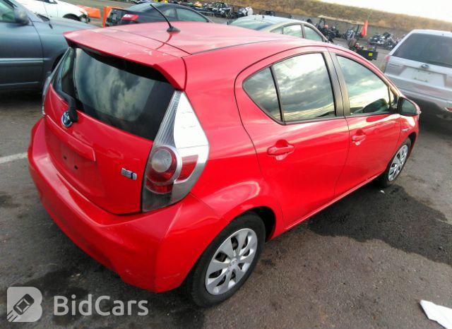 Toyota Prius 2013, VIN JTDKDTB32D1047830, 4/16